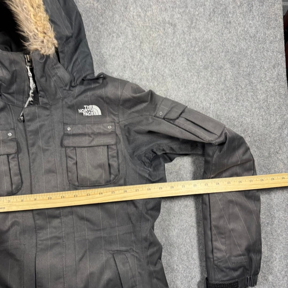 The North Face HyVent Parka Womens Small Grey‎ Pinstripe Faux Fur Hood Insulated - Picture 12 of 15